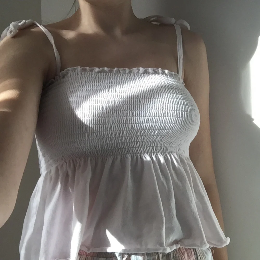 Adorable Forever 21 White Top - Picture 1 of 4